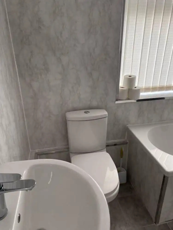 2 Bed House Near Anfield Stadium