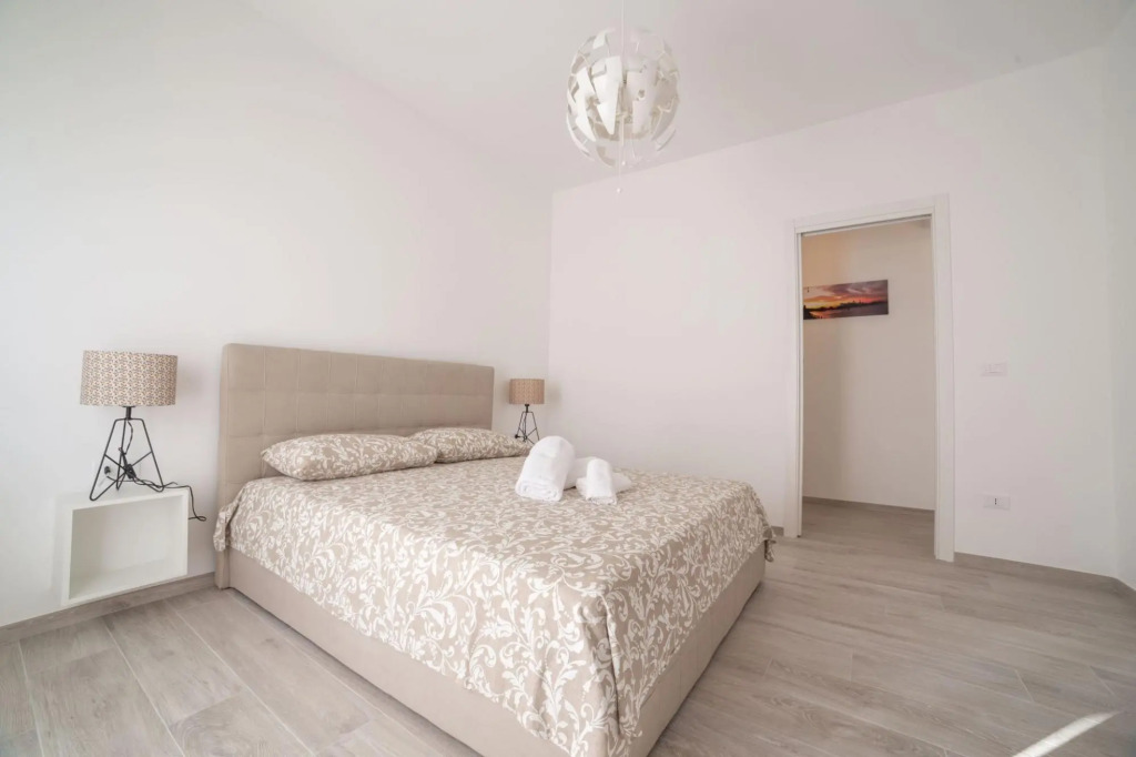 6 persons, 1 bathroom, suitable for families, central location, private balcony-Casa Martina by Home080