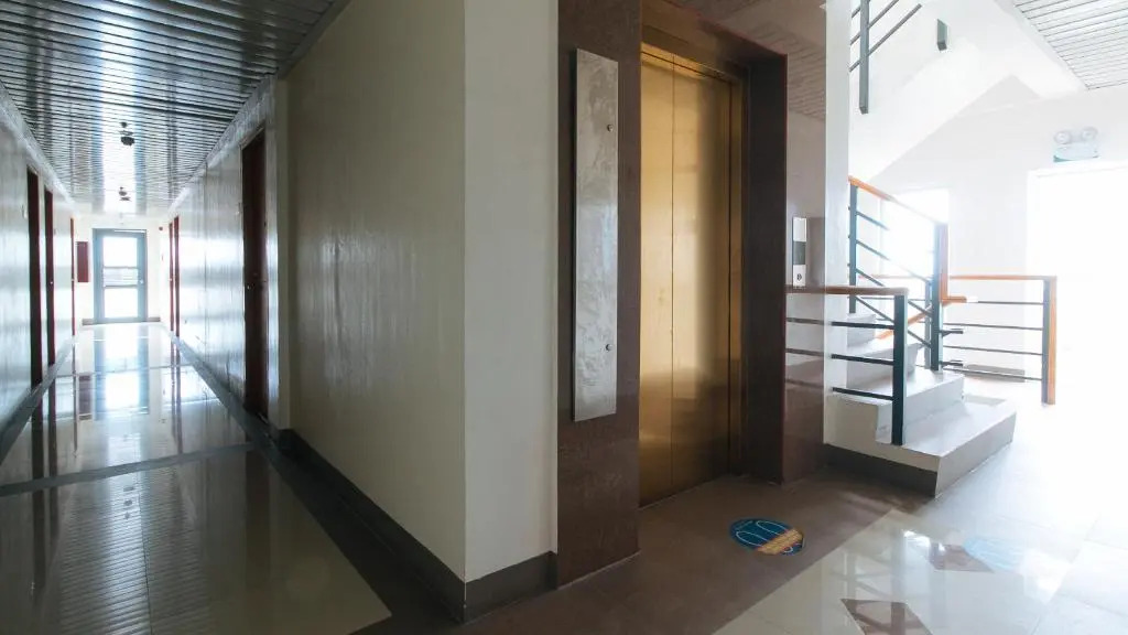 RedDoorz Plus @ IMU1 Suites Paranaque