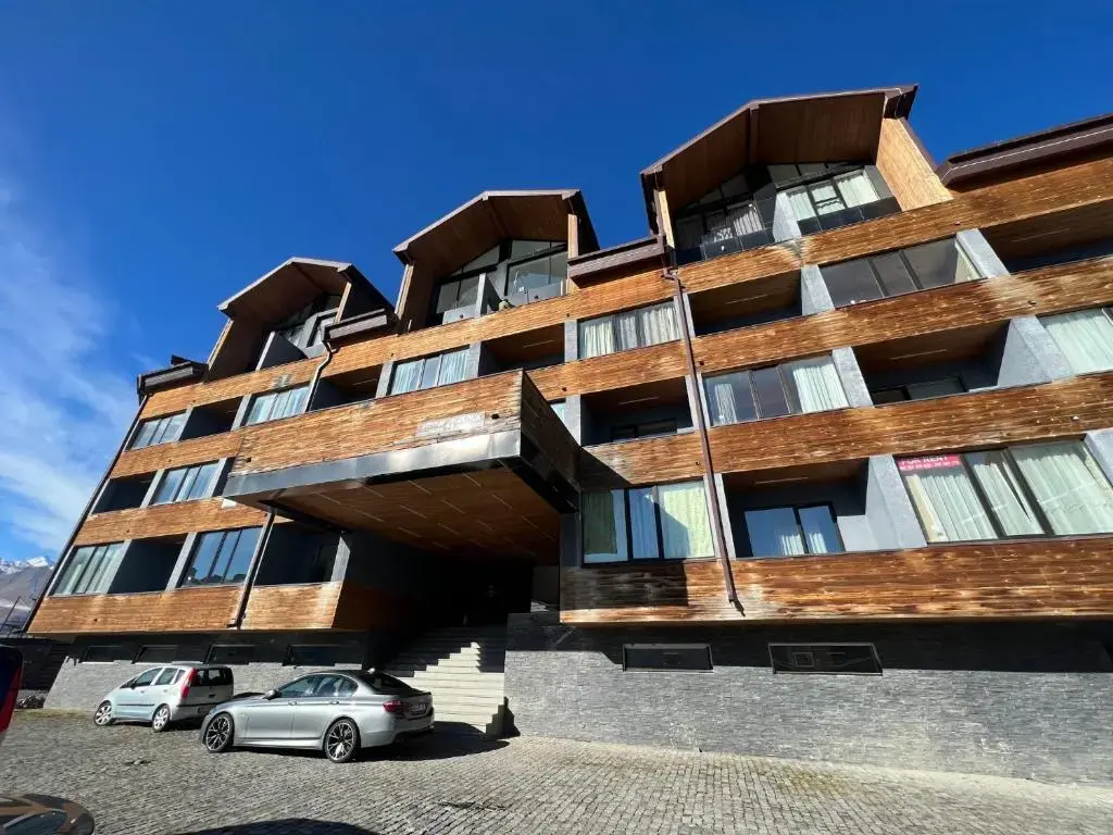 RedHubCo New Gudauri Block 4 217