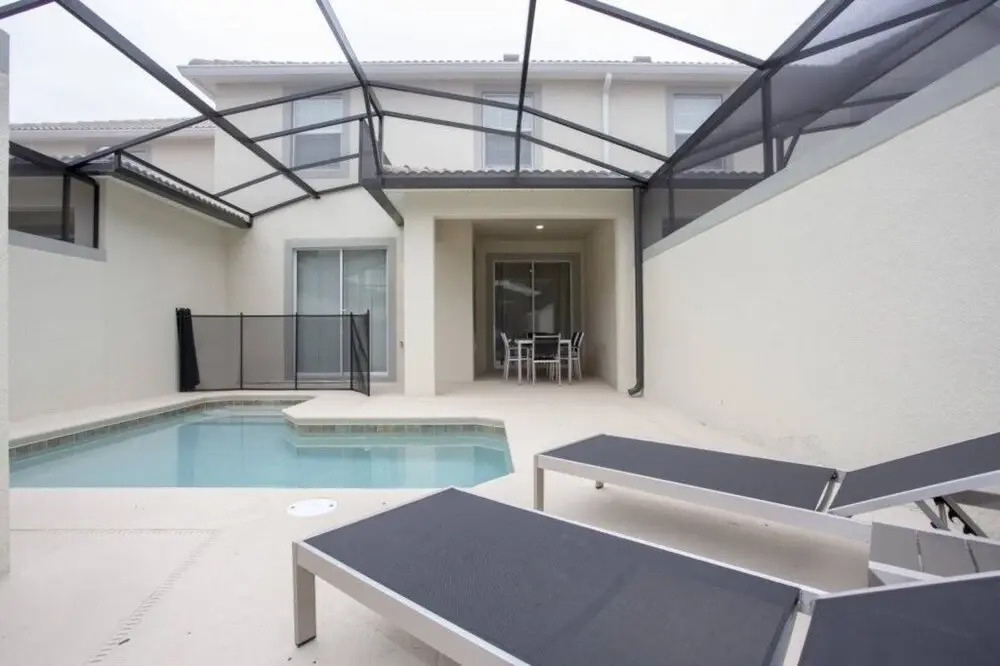 Brand New!4 Bed In Storey Lake Townhome With Pool! 4 Bedroom Townhouse by Redawning