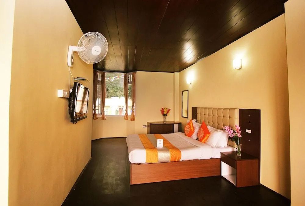 OYO 8701 Hotel Silk Route Residency