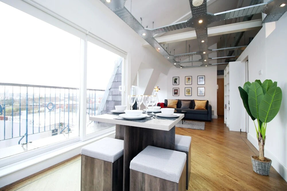 Stay In Cardiff Crichton House