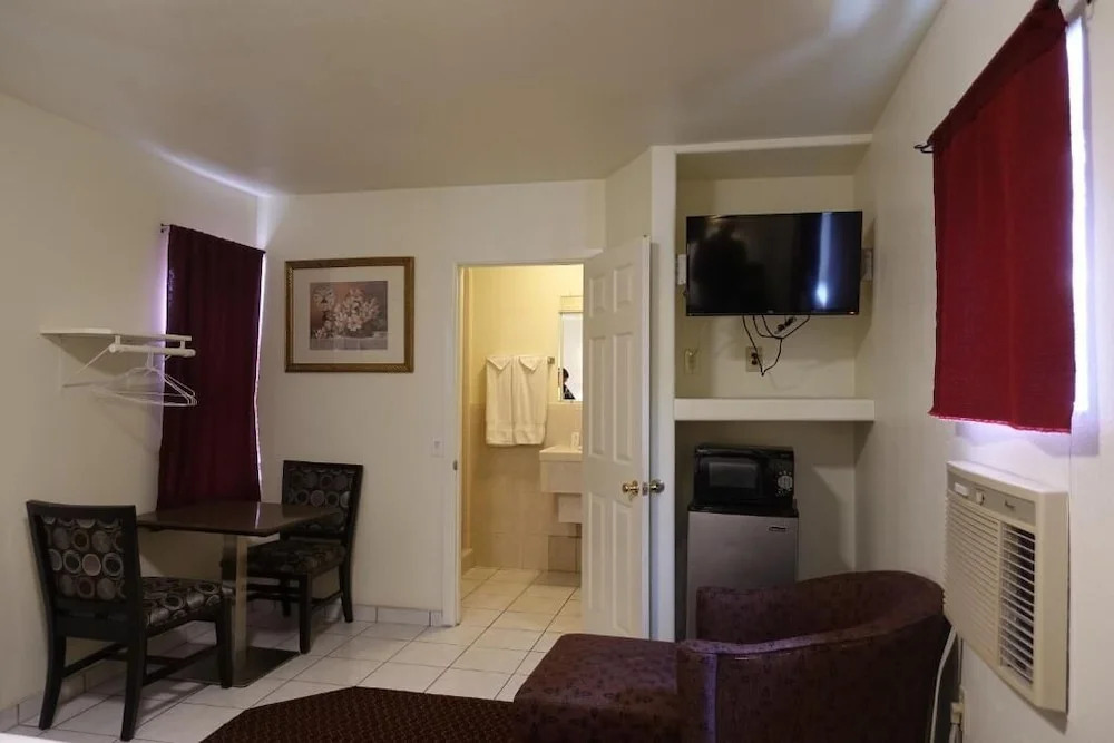 Baycities Motel