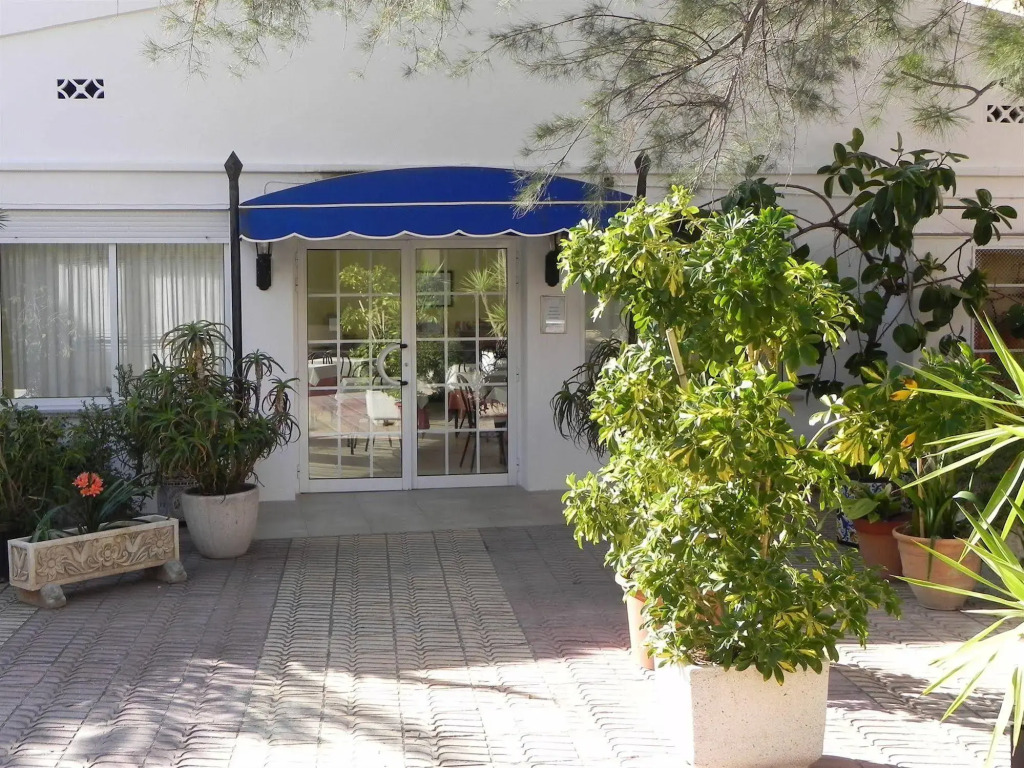 Eco Avenida Hotel & Parking