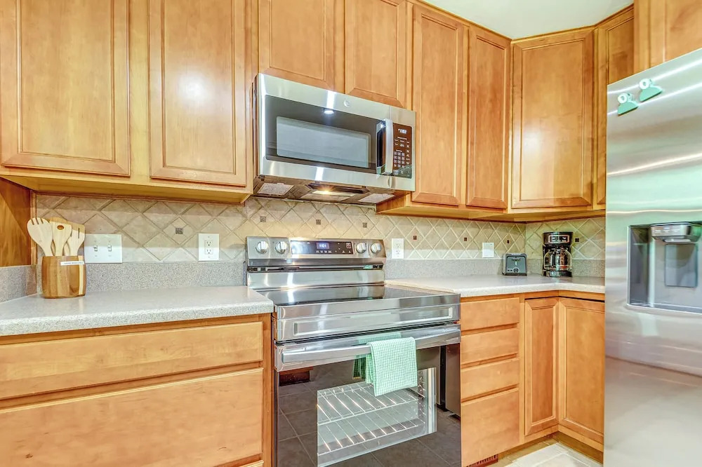 1 Mi to Dtwn Cary: Family Home w/ Spacious Yard