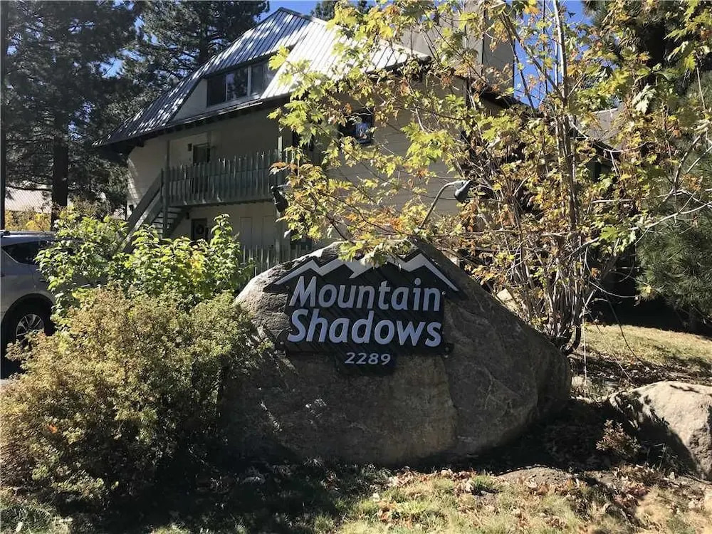 Mountain Shadows #D12 - 3 Br Townhouse