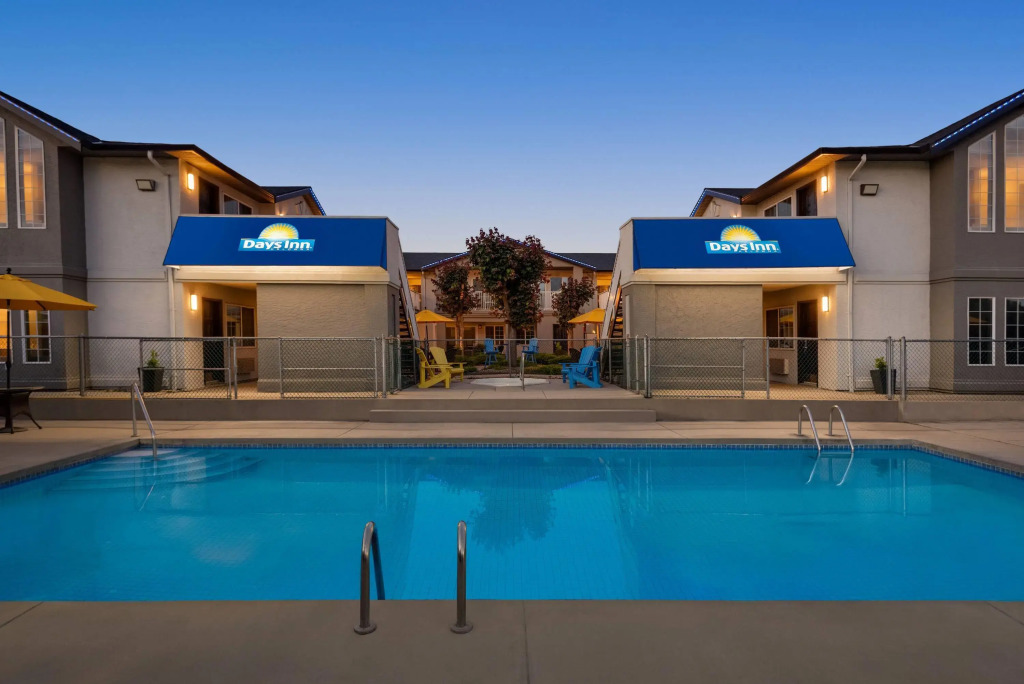 Days Inn by Wyndham Kelowna