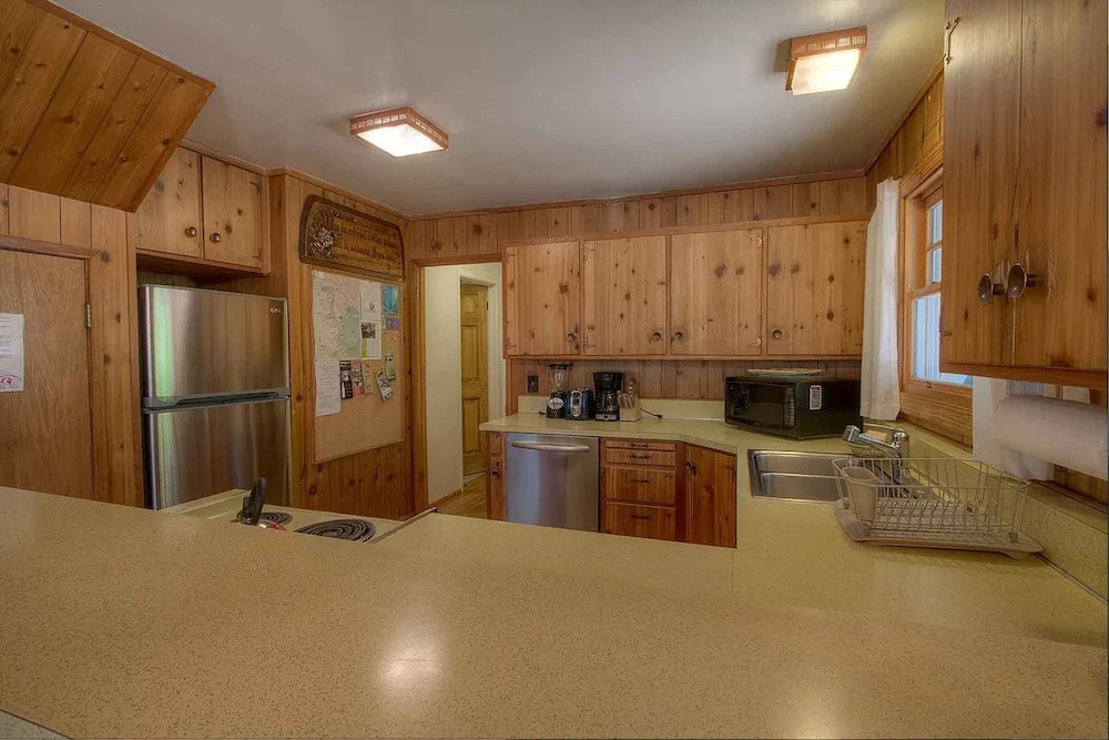 Hudsons Hideaway by Lake Tahoe Accommodations
