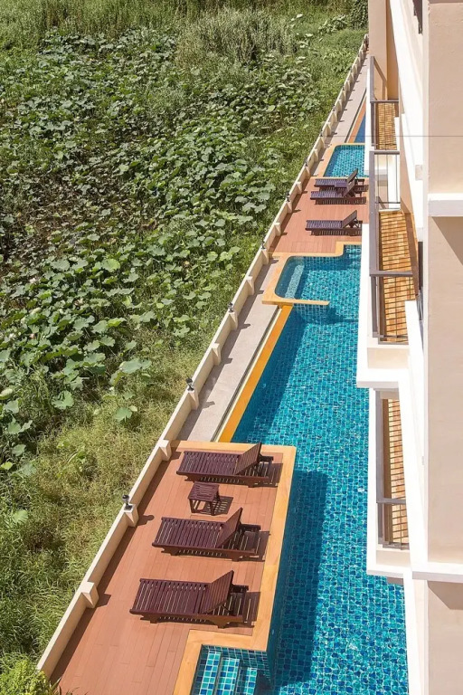 The Lago 72