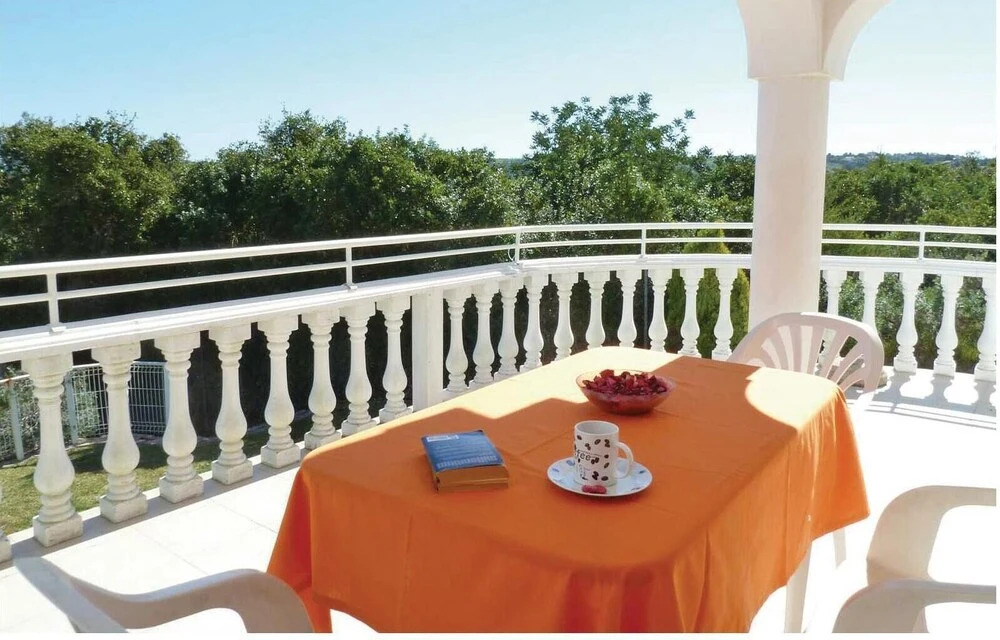 Nice Home in Albufeira With Wifi and 3 Bedrooms