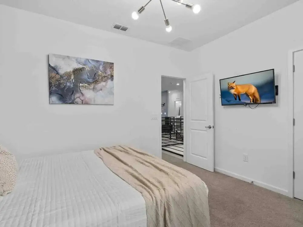 Super Blue- Sleeps 24 w Pool Movie Loft