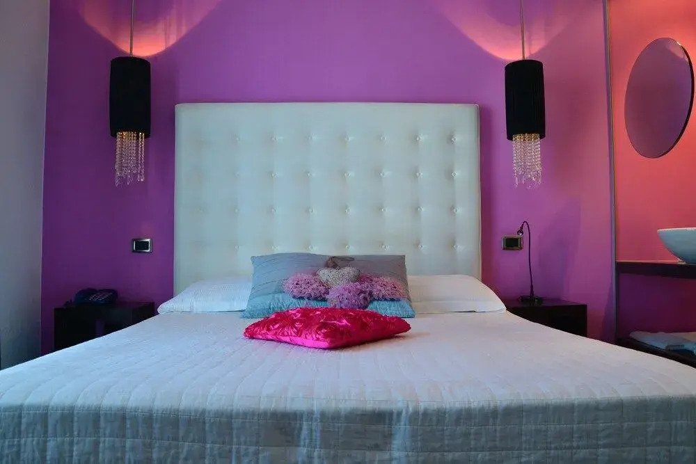 Hotel In - Lounge Room