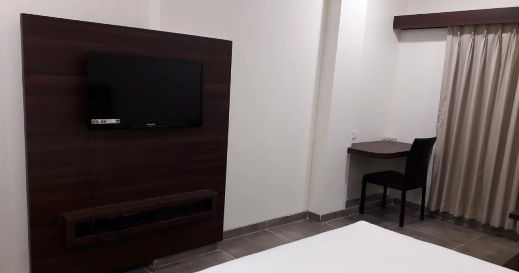 FabHotel Global Inn - Nr Sanjeevani Childrens Hospital