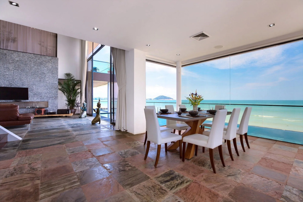 Villa U - 3BR Beachfront Haven