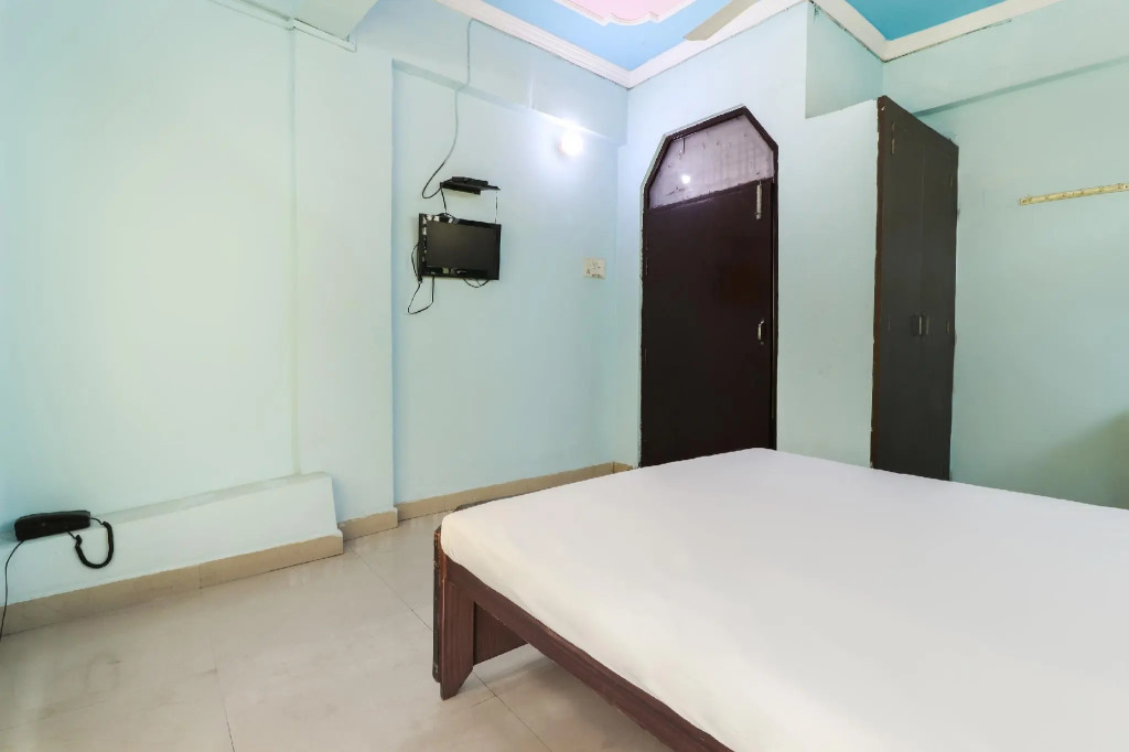 Satkar Guest House by OYO Rooms