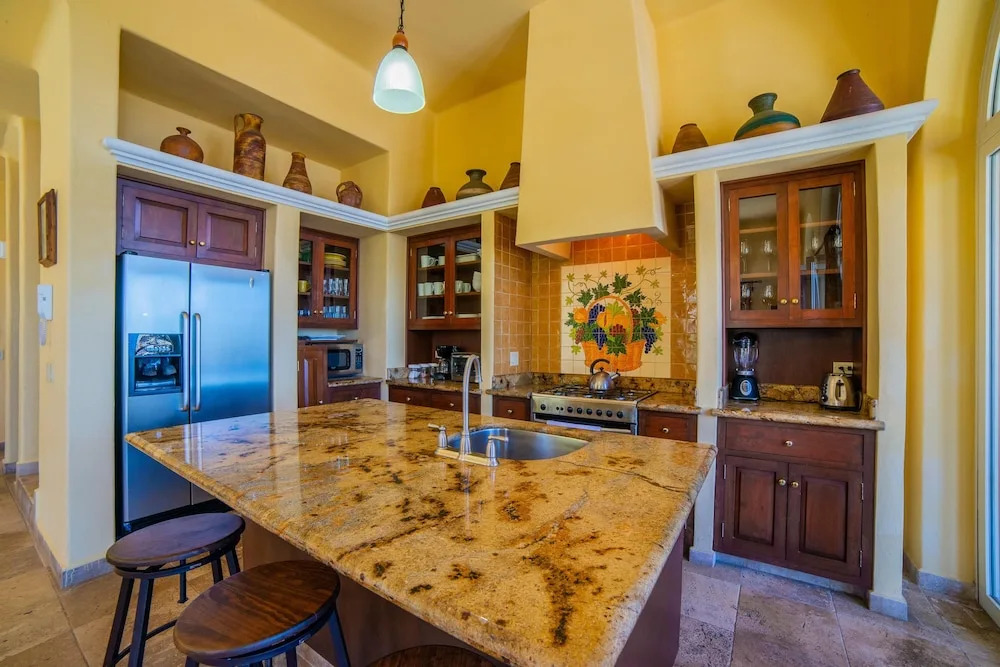 Ocean View 4BR Villa Steps From Cabo: Villa Haydee