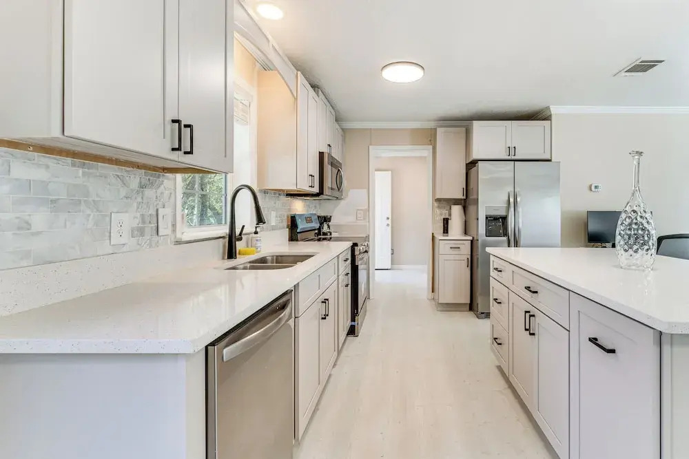 7 Mi to Disney: Pet-friendly Home w/ Yard
