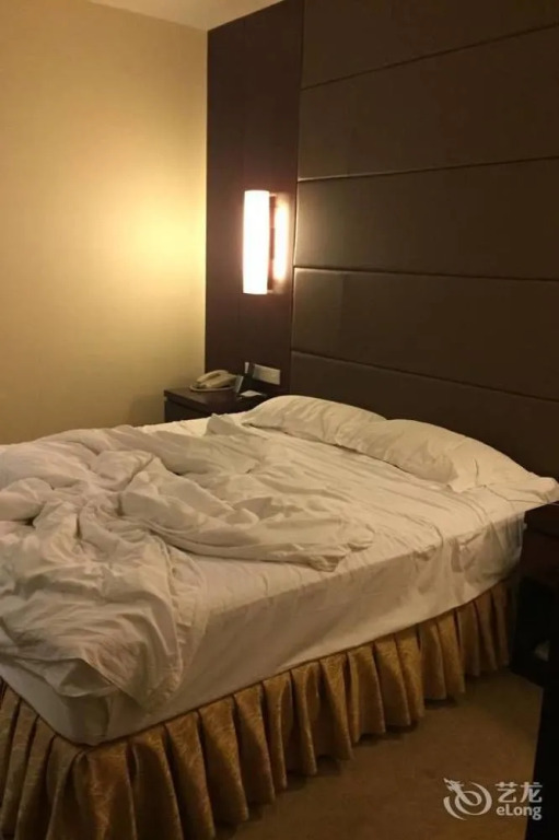 Xinyi Holiday Hotel