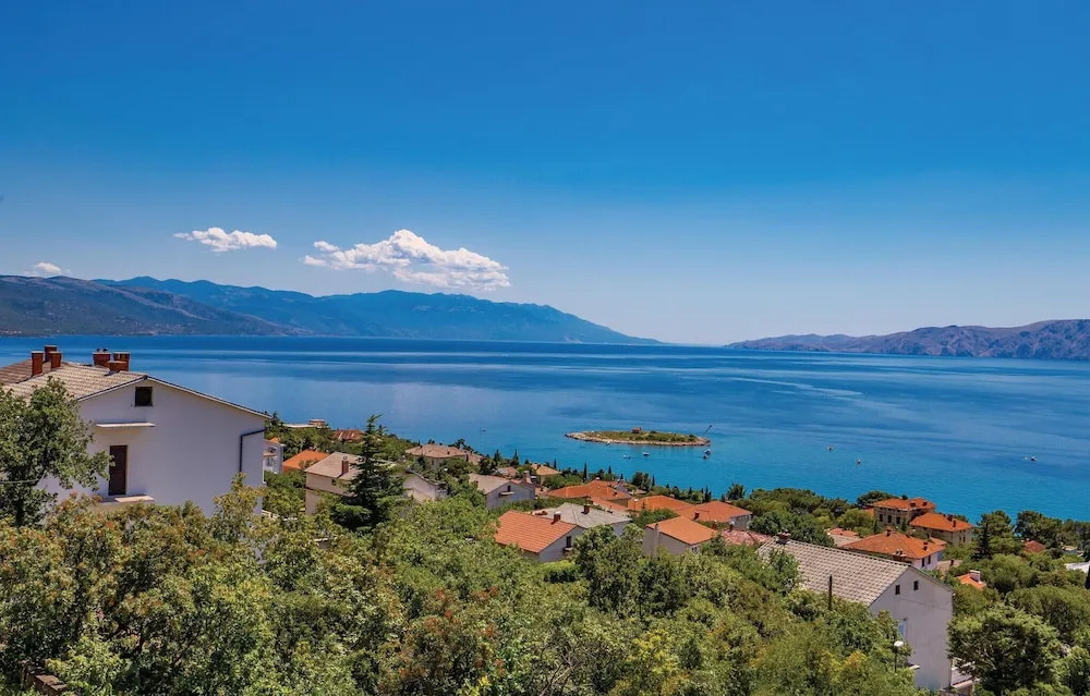 Stunning Home in Novi Vinodolski With Wifi and 3 Bedrooms
