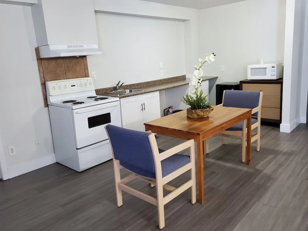 Surrey Central Inn