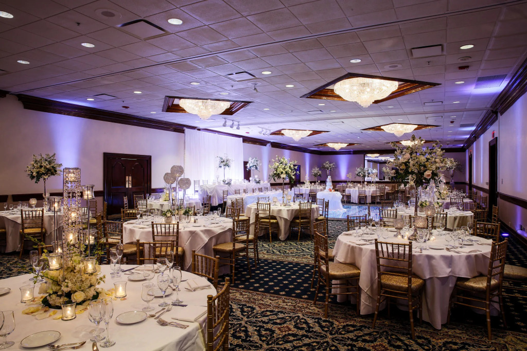 The Drake Oak Brook, Autograph Collection