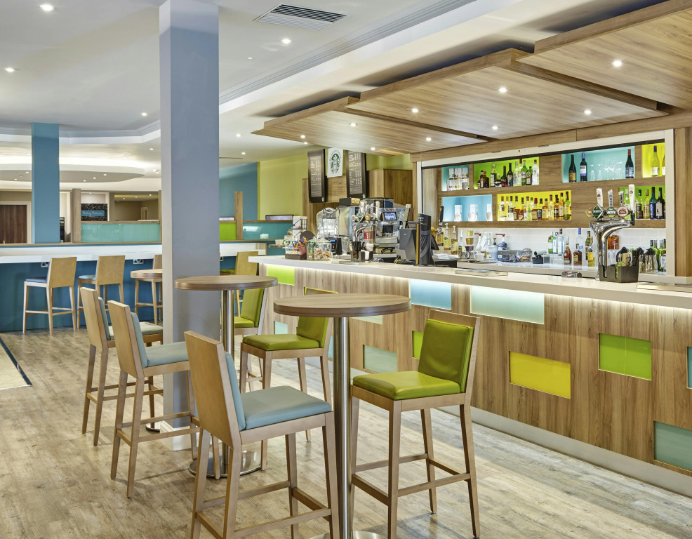 Holiday Inn Cardiff - North M4