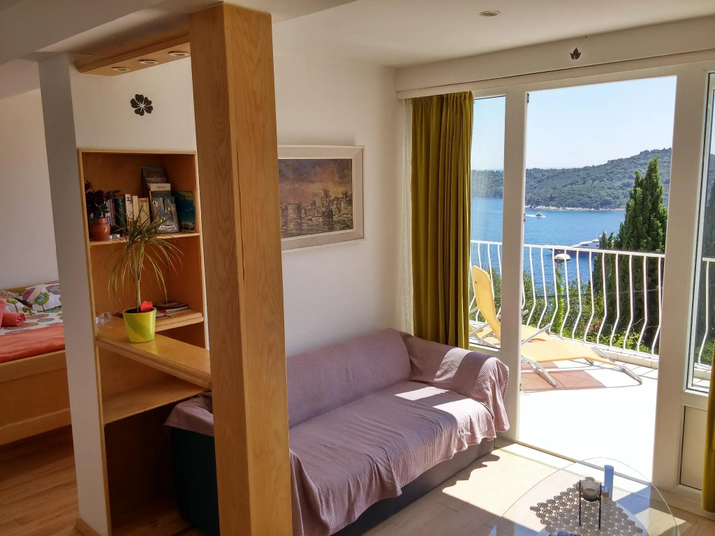 Charming studio apartment with beautiful sea view