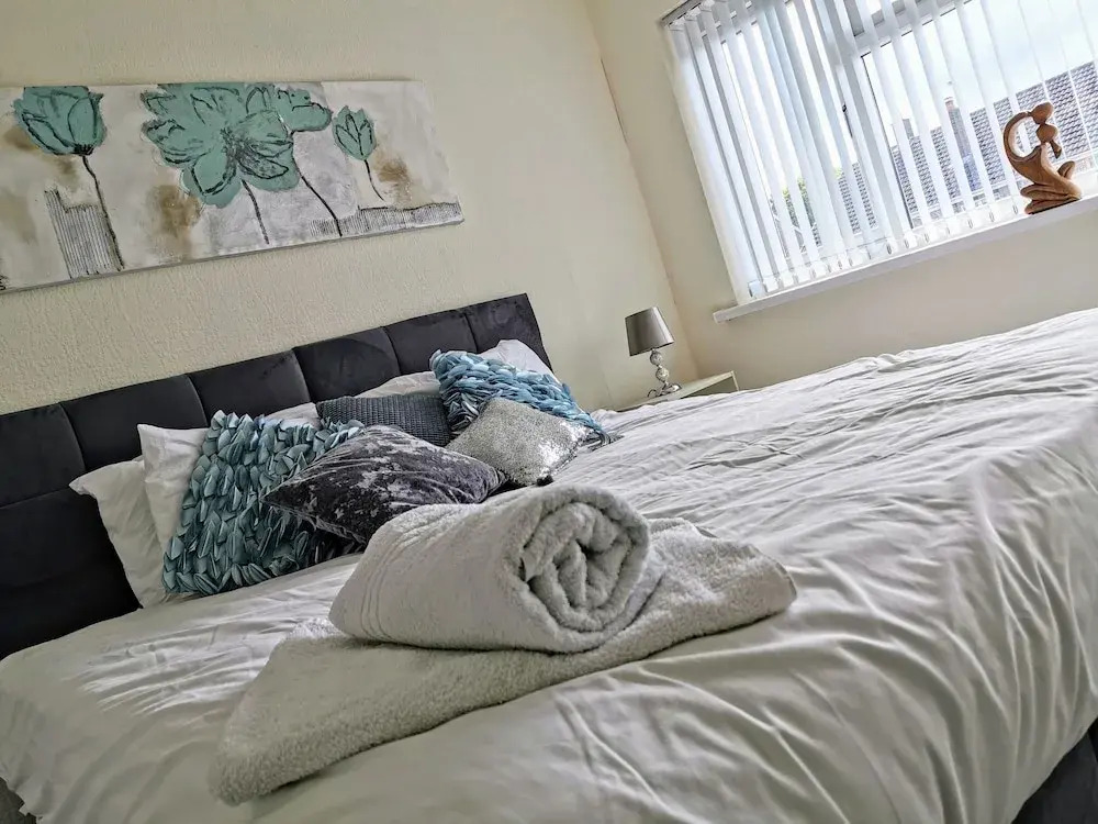 3bed Full House - Free Parking - Family Friendly!