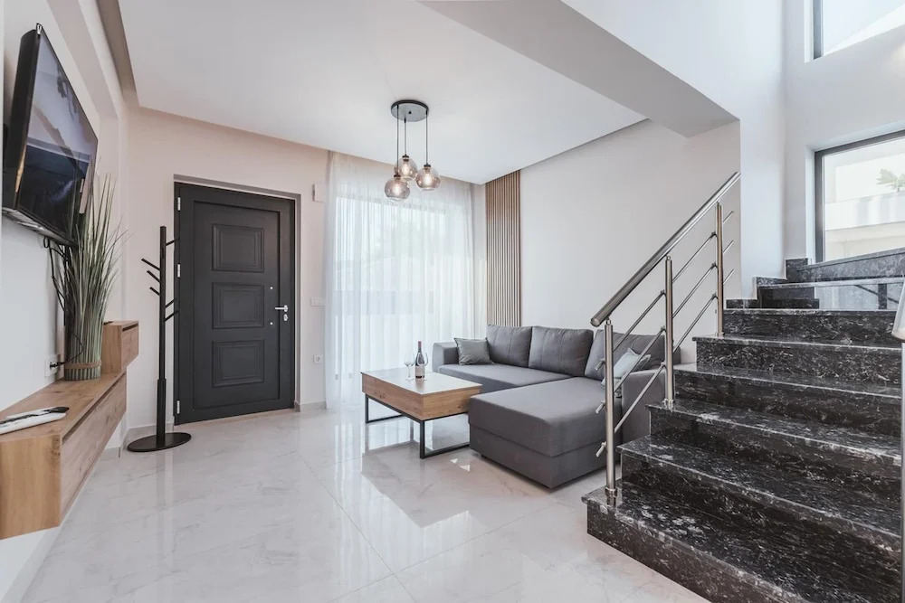Villa Infinity Theo