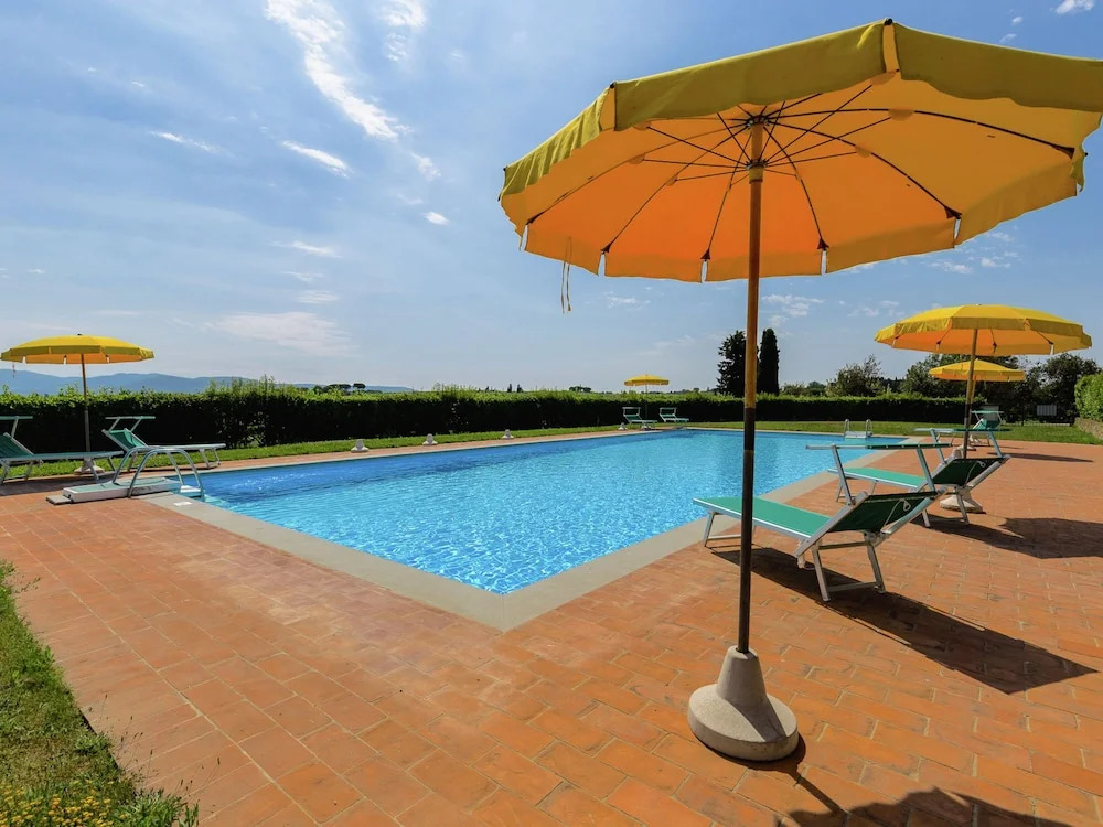 Rustic Villa in Cortona with Pool
