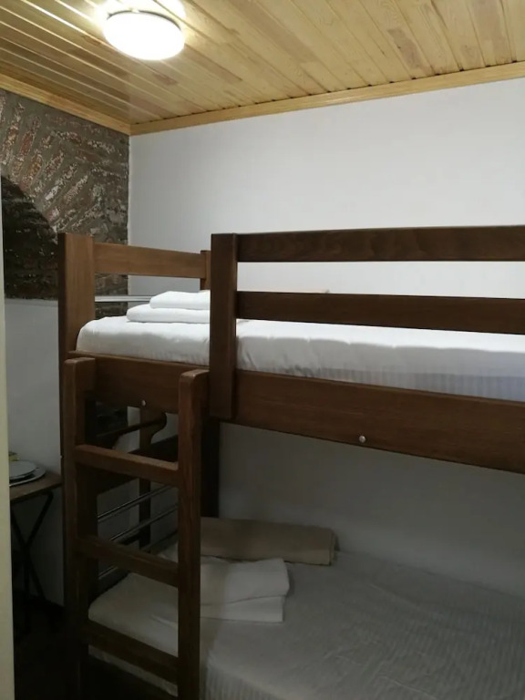 Falcon Apartments - Chacha