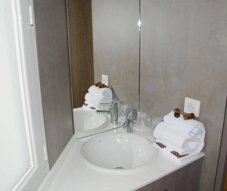 Brit Hotel Confort Le Revest Sainte-Maxime