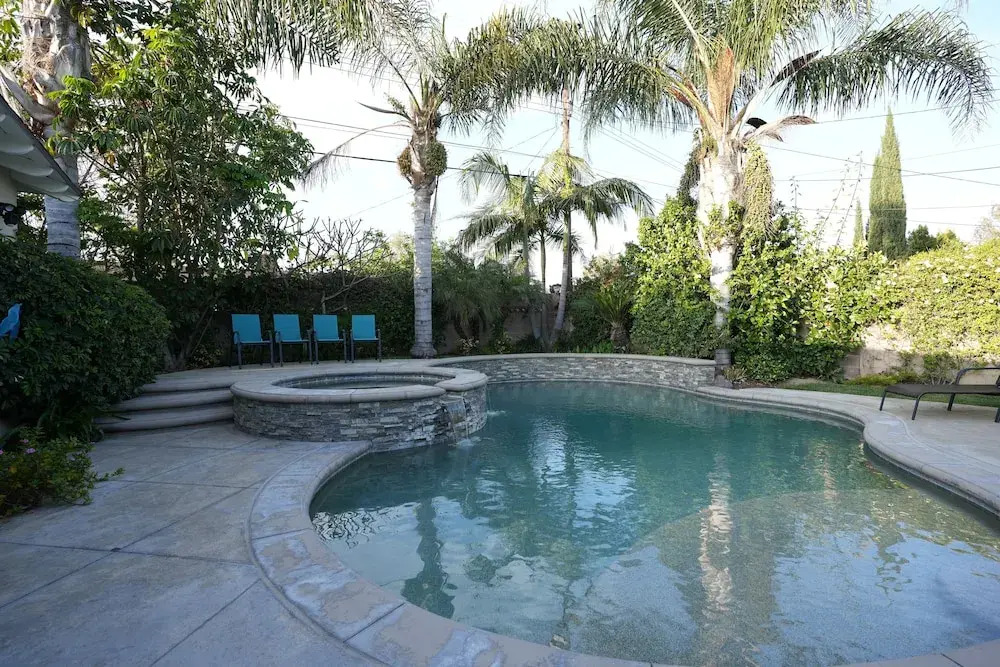 Awesome 4 Bedroom, 3 1/2 Bath Home 1/2 Mile Walk To Disney
