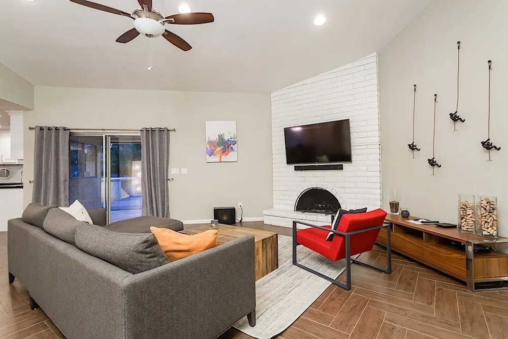 Soaking Up the Sun 3BR by Casago