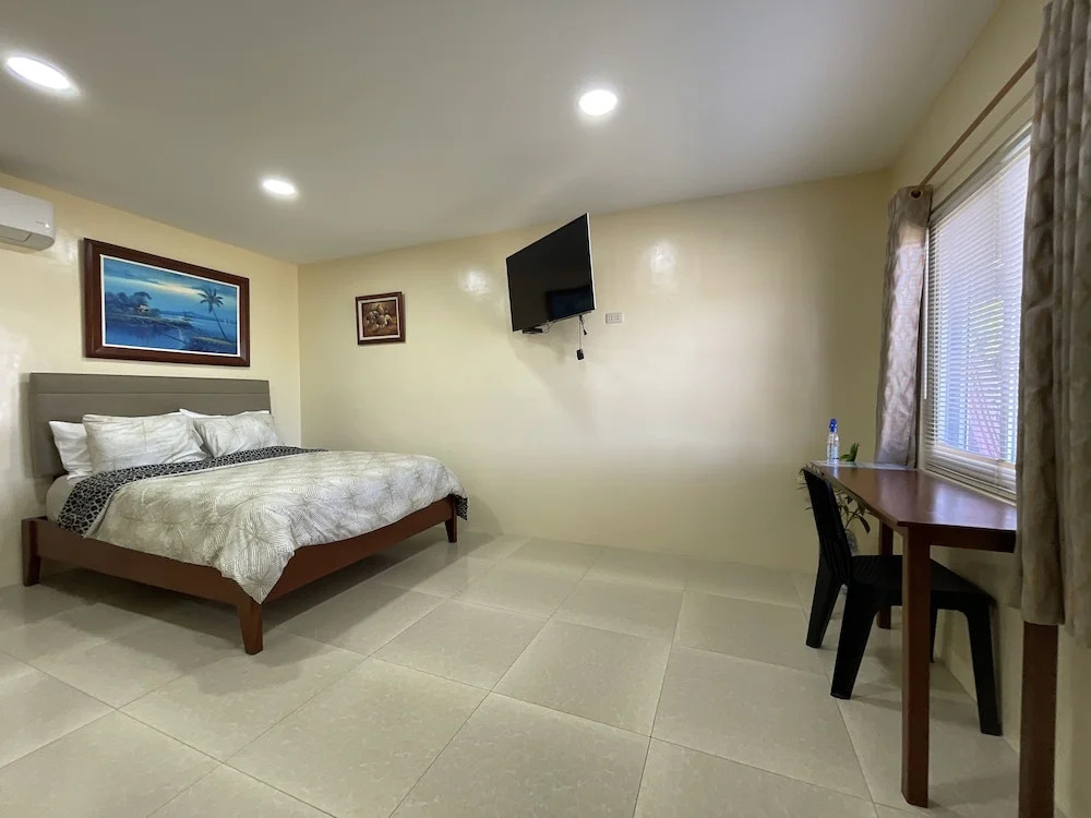 Montys Riverside View Resort