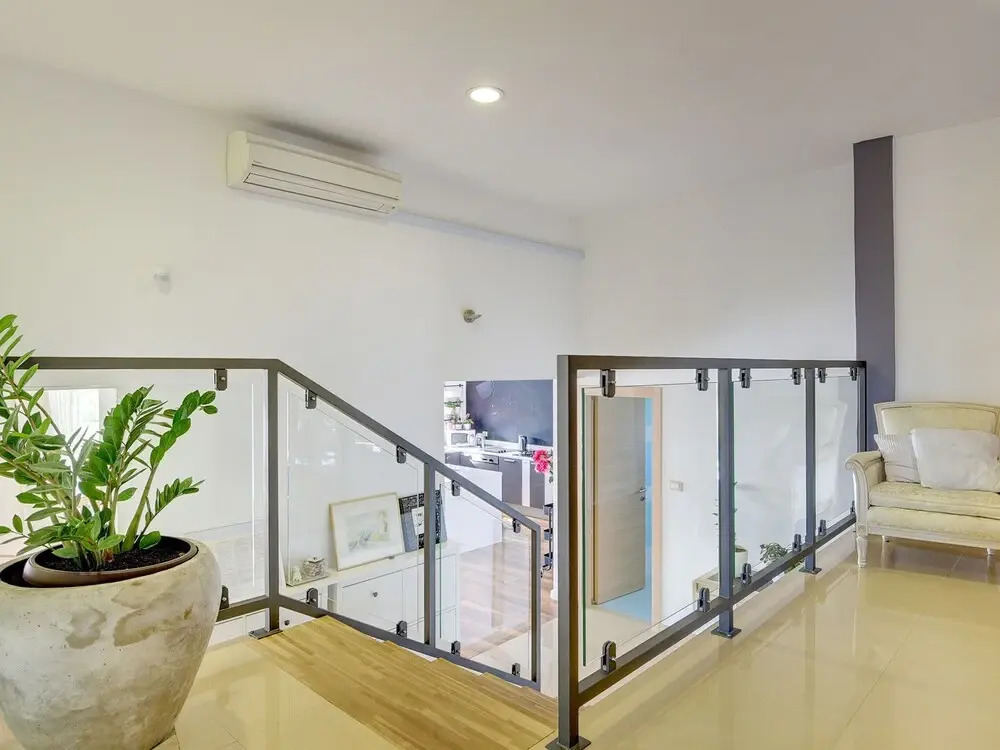 Villa with Swimming Pool, Volleyball Court & Hot Tub, near Rovinj