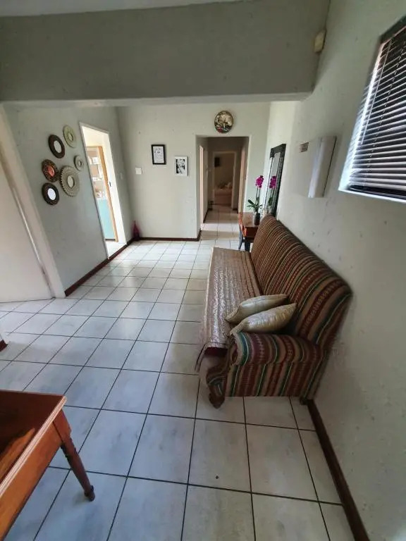 Life Tours & Accommodation