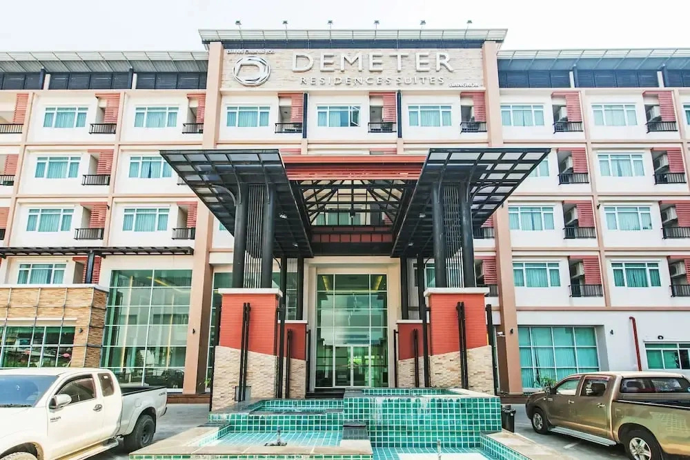 The Lavish Residence by Favstay