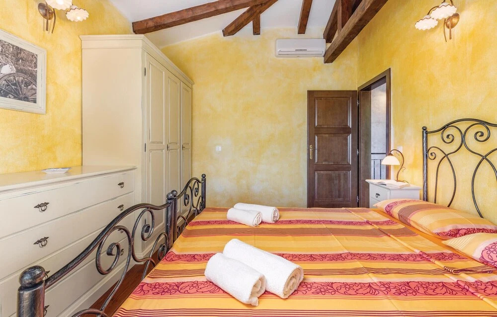Amazing Home in Strpacici With Sauna, Wifi and 3 Bedrooms