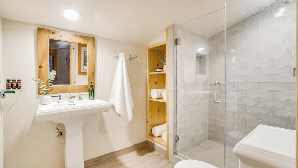 Ski-in/ski-out Access to Northstar Resort, Near Truckee Sierra by Avantstay