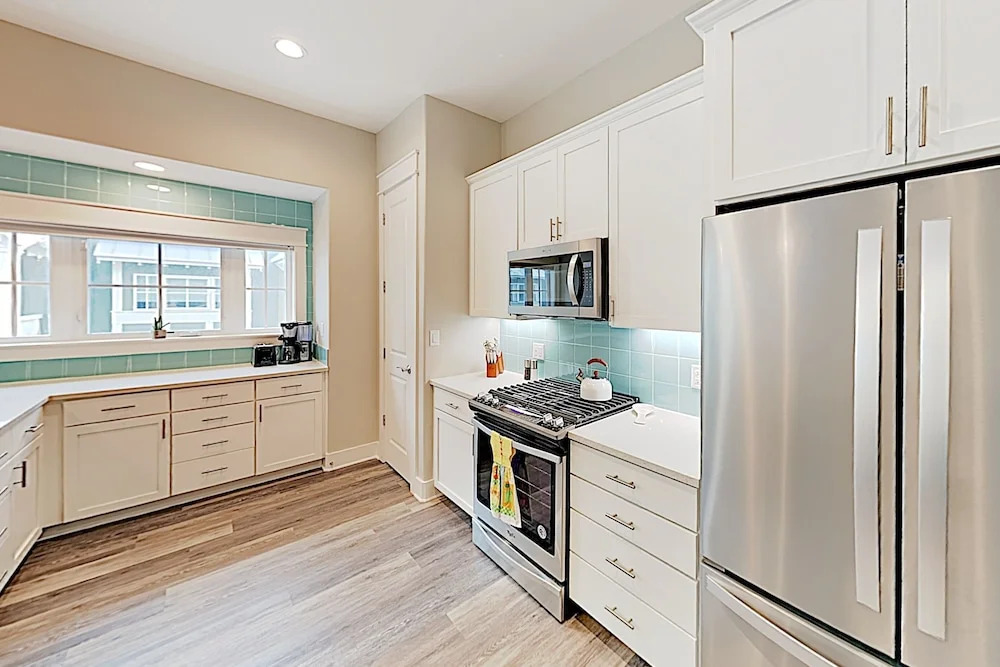 New Listing! Brand-new Palmilla Townhome By Beach 3 Bedroom Townhouse