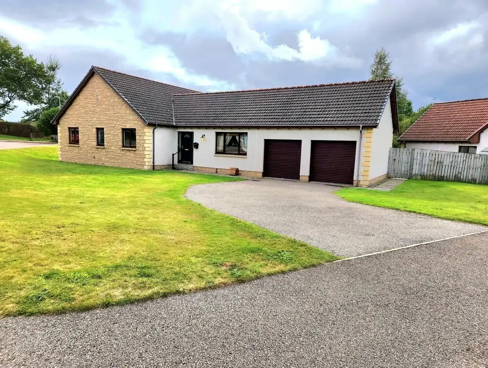 Boutique 4-Bed Home in Inverness
