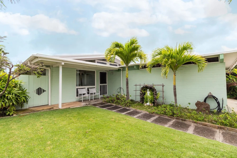 6307 Kaiwiki Pl Home 3 Bedrooms 2 Bathrooms Home