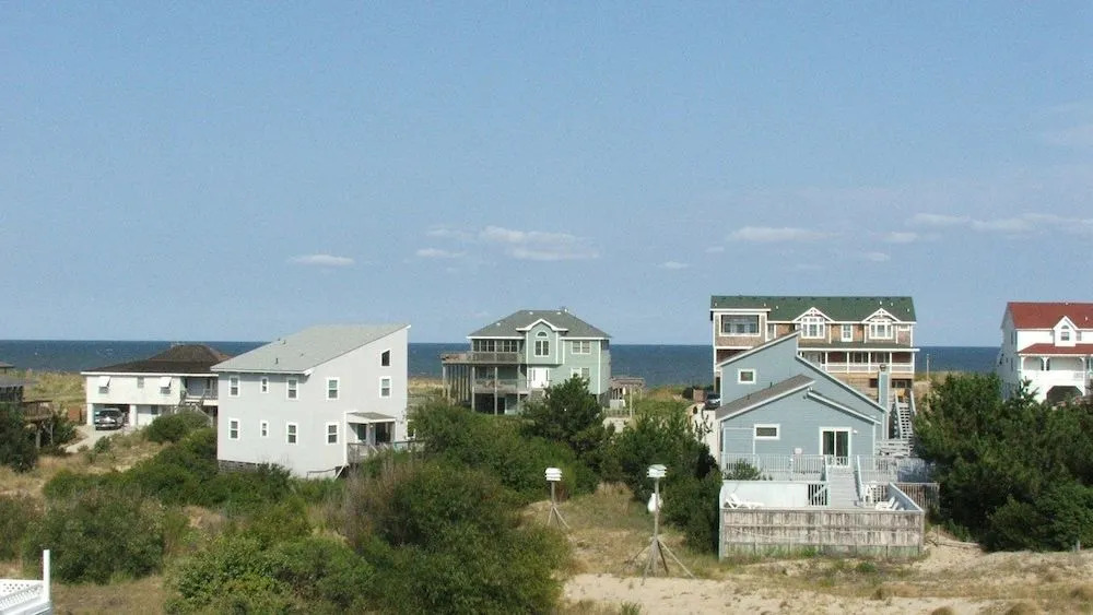 Momma's Happy, Daddy's Broke - 4 Br home by RedAwning