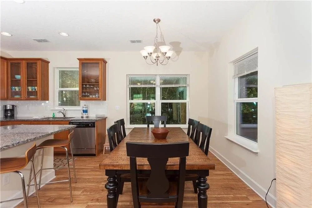 Ocean Palms, Sleeps 8, 4 Bedroom, Walk to the Beach by Vtrips