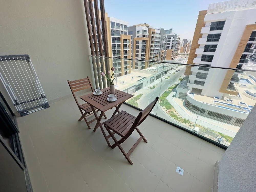 Luxury StayCation - Comfy Condo With Balcony In The Heart of Meydan
