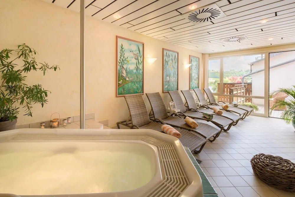 Eifel Hotel Schneider am Maar