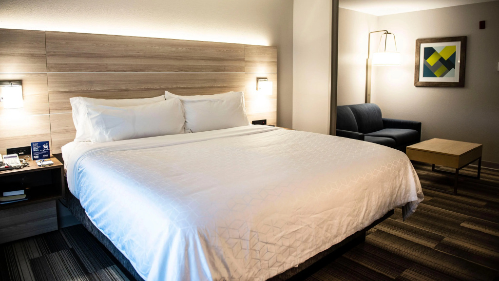 Holiday Inn Express Hotel & Suites Sedalia by IHG