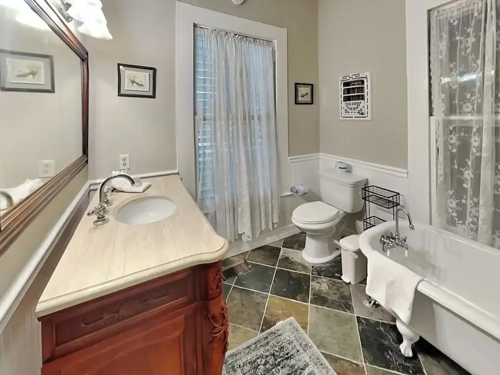 Victorian Rose by Ryson Vacation Rentals